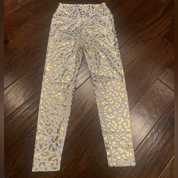 Leopard high Waist leggings. Amazing quality - Picture 2 of 2